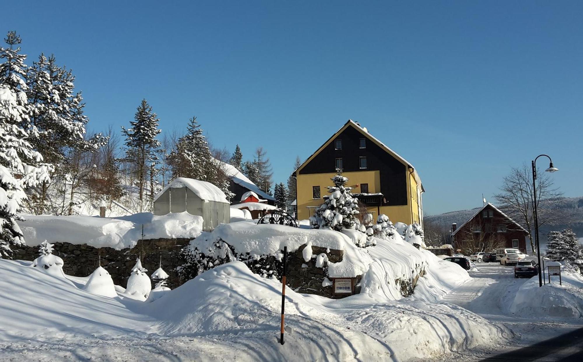 Ferienwohnungen "Am Schloessel" โอเบอร์วีเซินธาล ภายนอก รูปภาพ